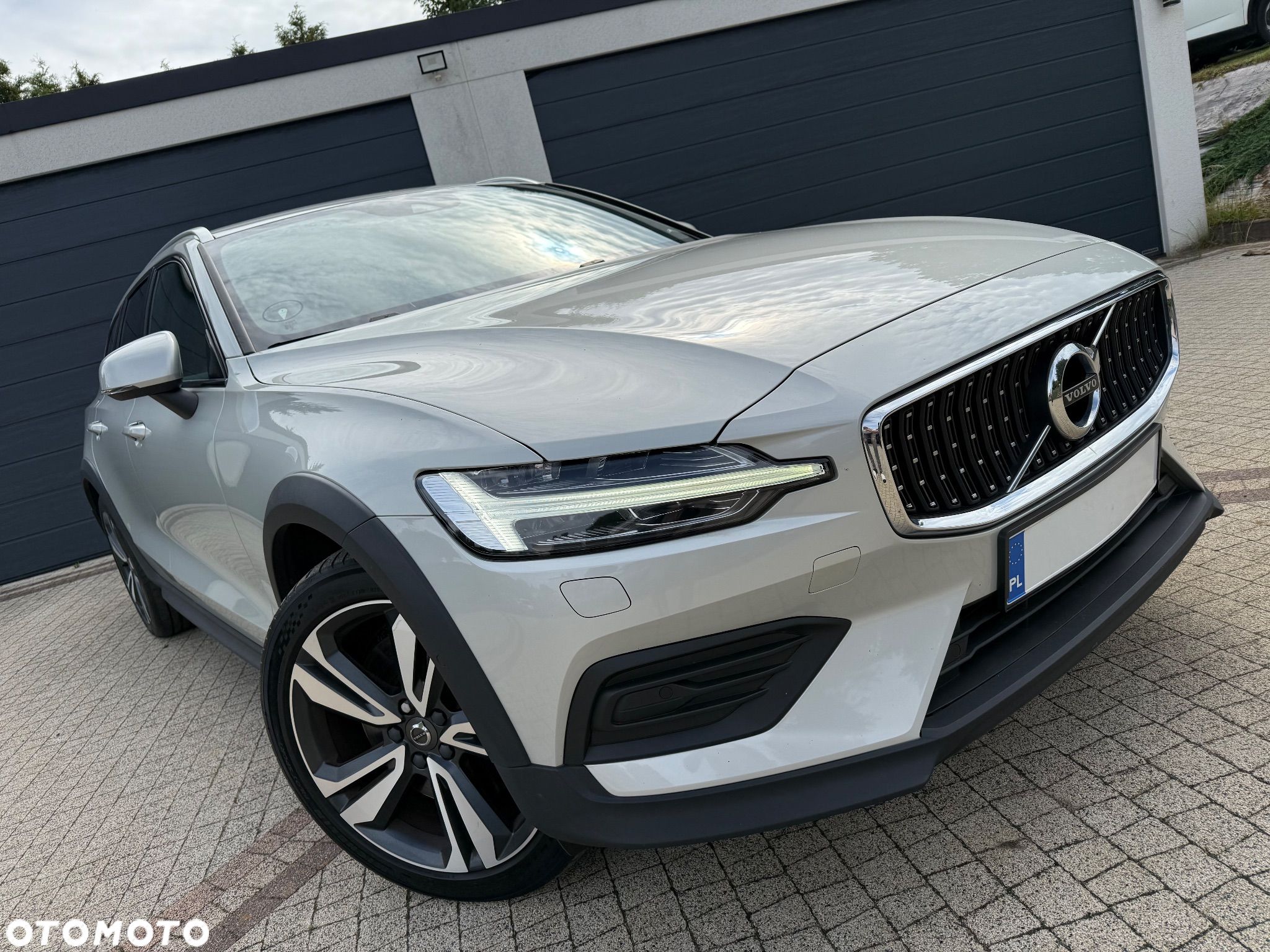 Volvo V60 Cross Country D4 AWD Geartronic Pro - 1