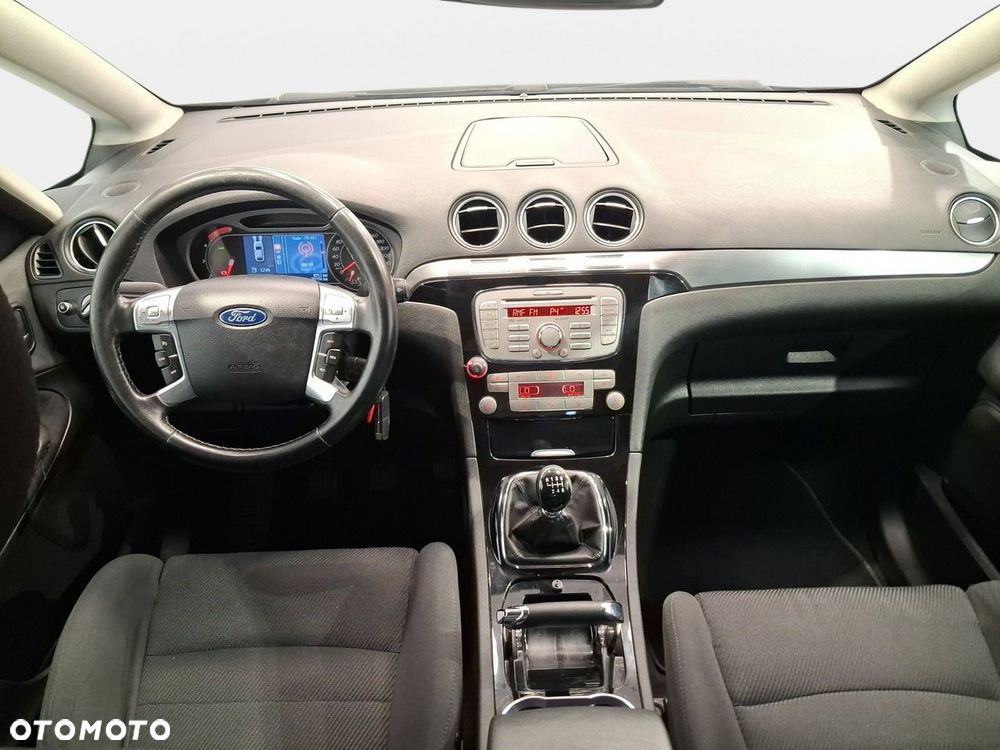 Ford S-Max - 13