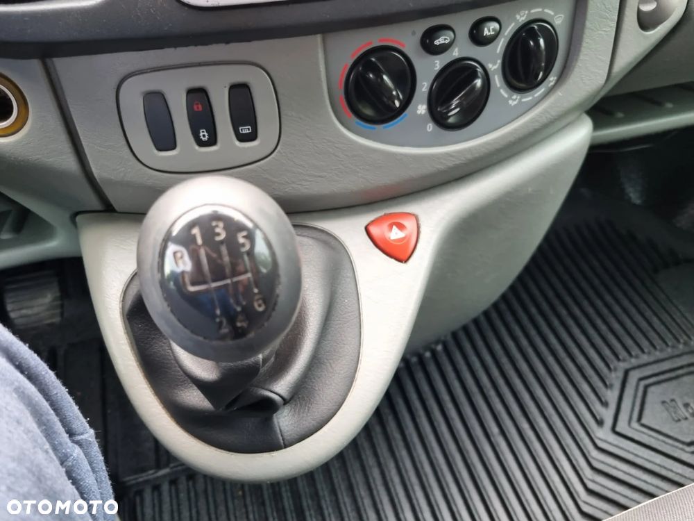 Opel Vivaro L2H1 2.9t - 30