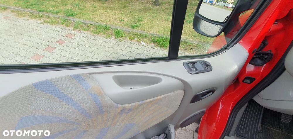 Renault Trafic Passenger Expression - 24