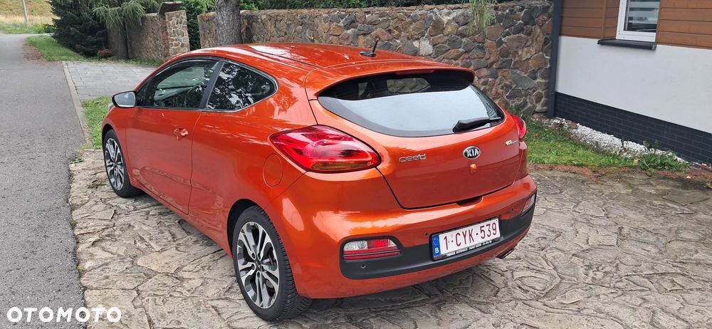 Kia Ceed 1.6 GDI ISG Platinum Edition - 19