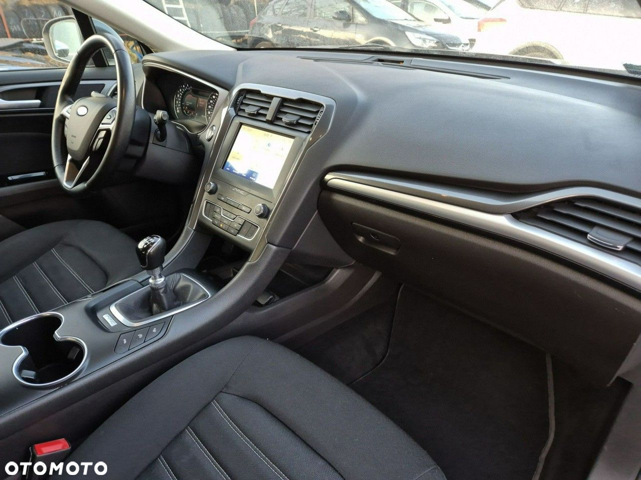 Ford Mondeo - 32