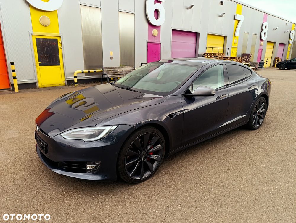 Tesla Model S - 2