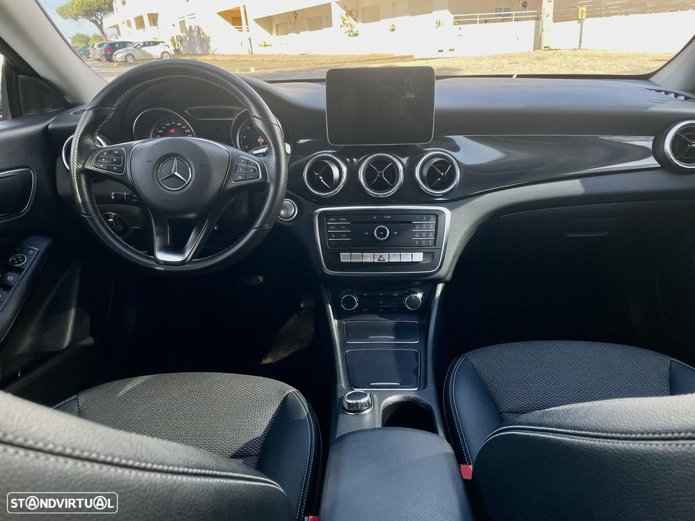 Mercedes-Benz CLA 180 - 6