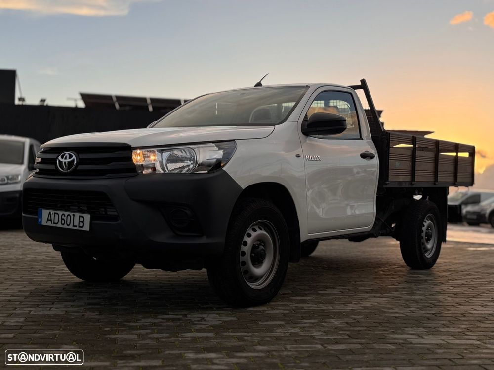 Toyota Hilux - 1