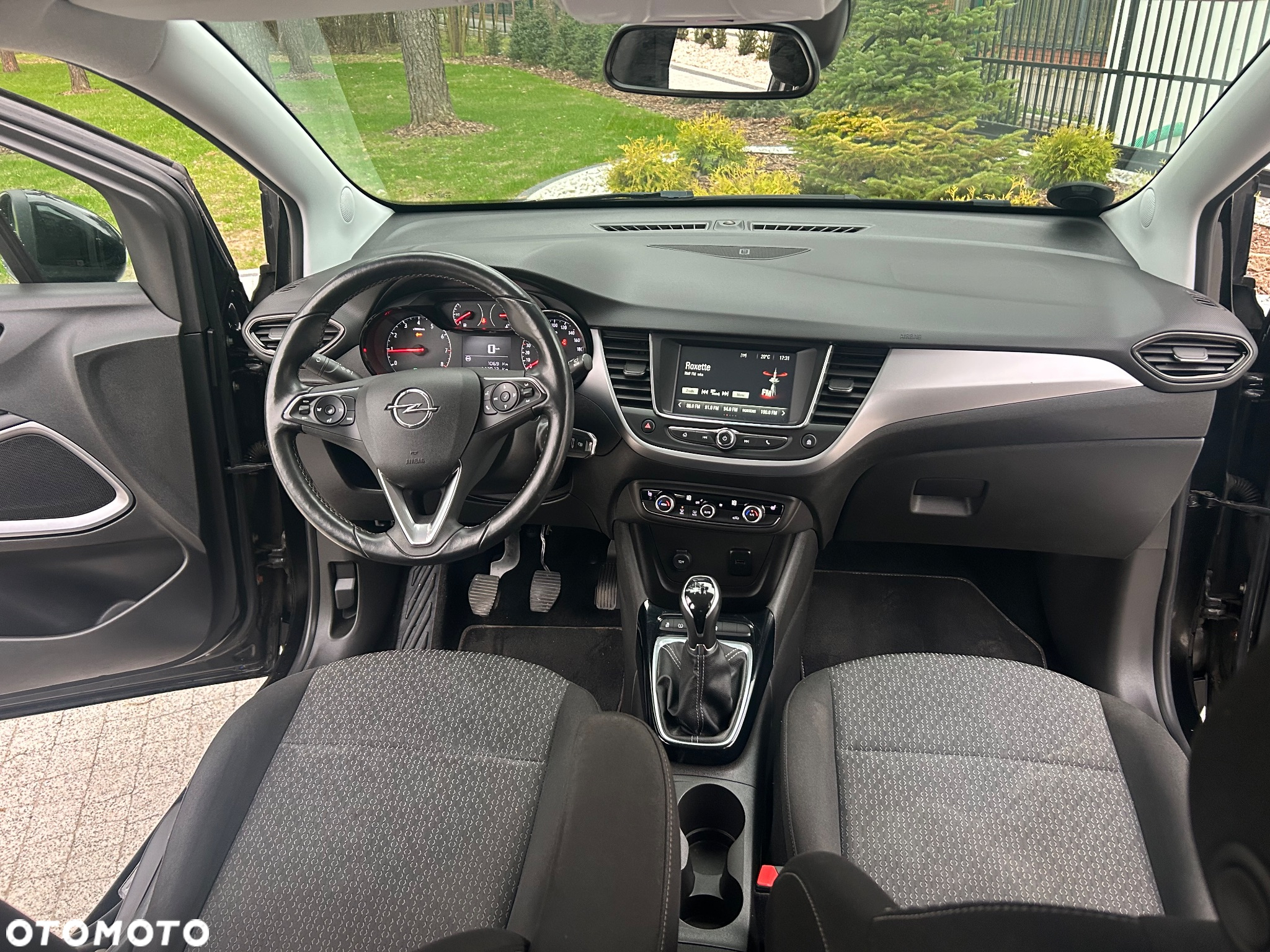 Opel Crossland X - 17