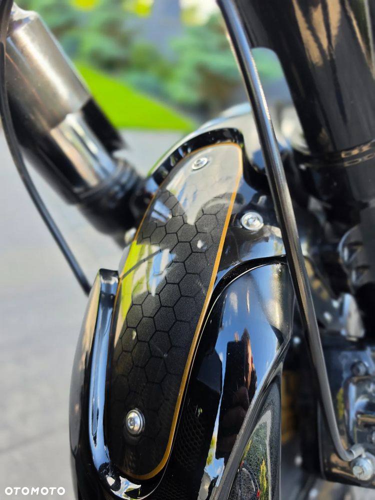 Harley-Davidson V-Rod Muscle - 4