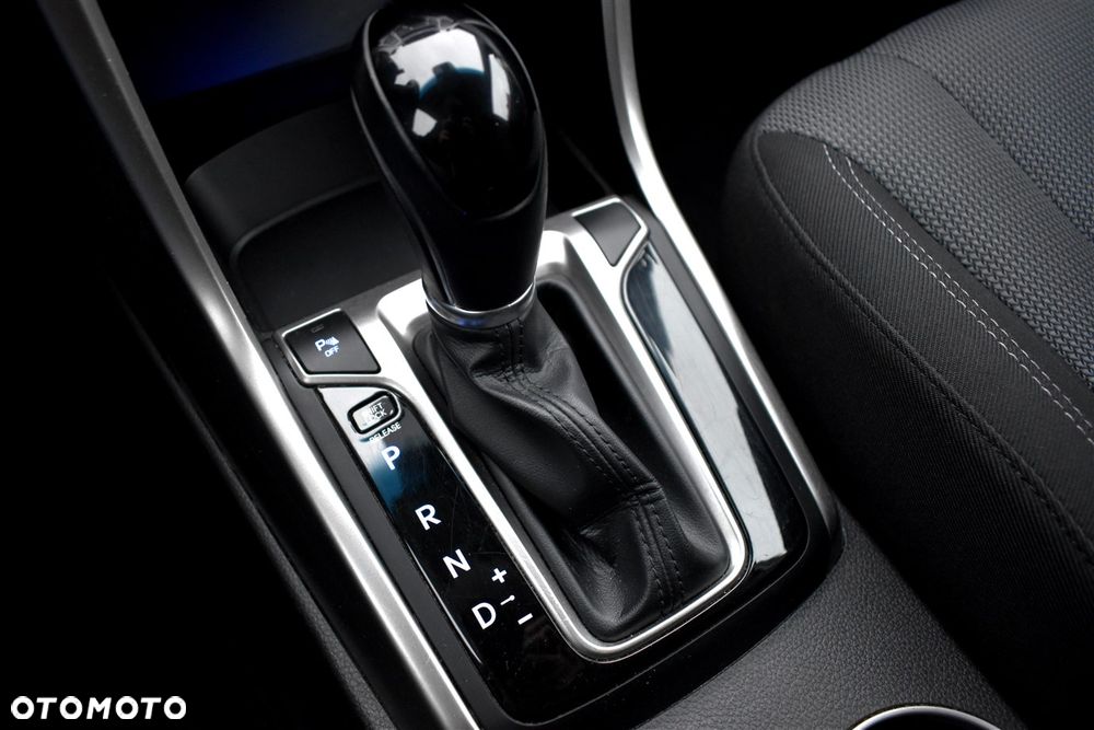 Hyundai i30 blue Kombi 1.6 CRDi DCT Trend - 28