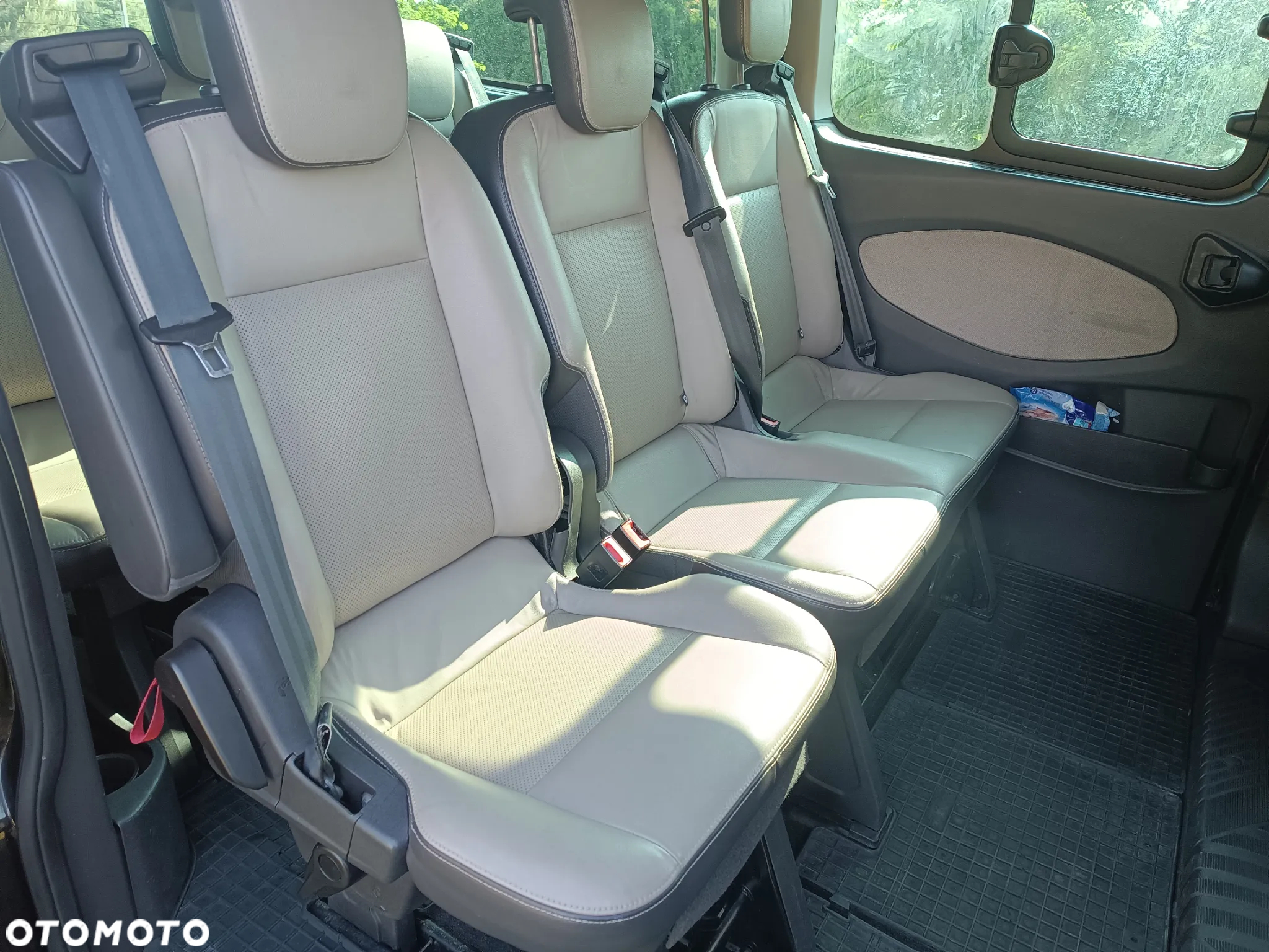 Ford Tourneo Custom - 8