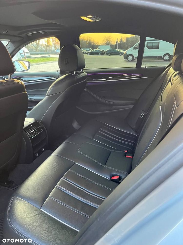 BMW Seria 5 530i xDrive Sport Line - 3