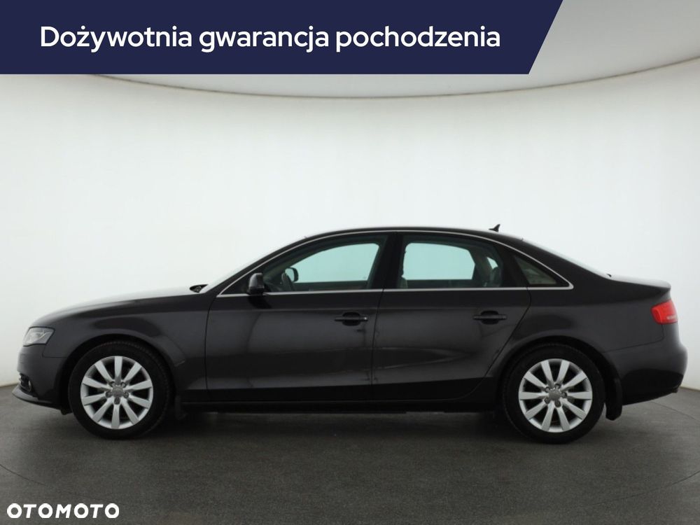 Audi A4 Limousine - 4