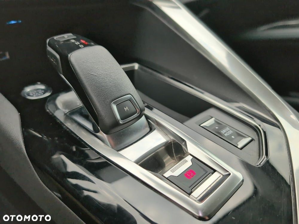 Peugeot 5008 1.2 PureTech Allure Pack S&S EAT8 - 19