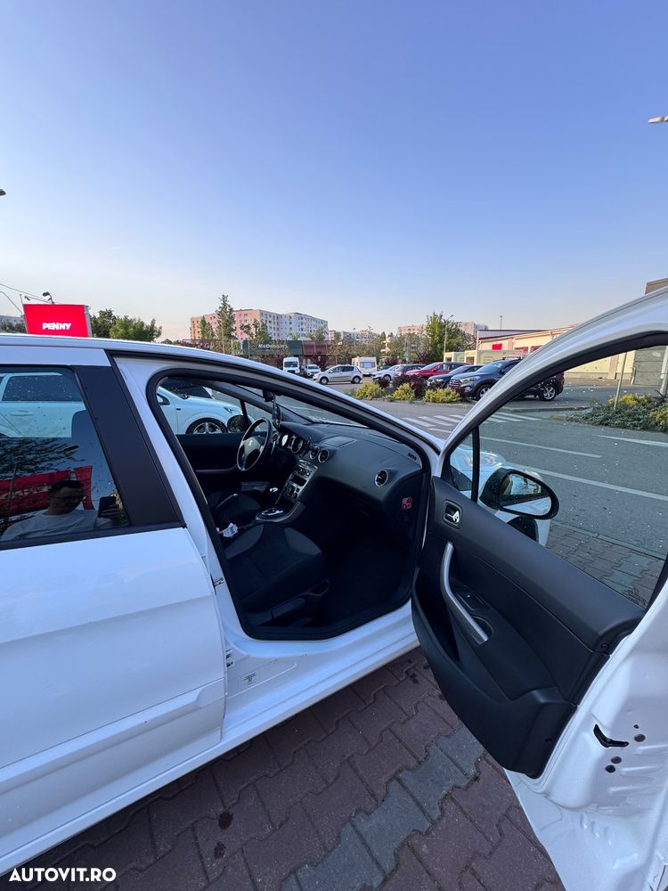 Peugeot 308 - 8