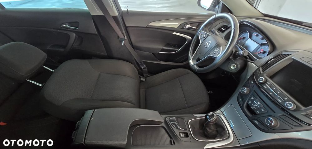 Opel Insignia - 25