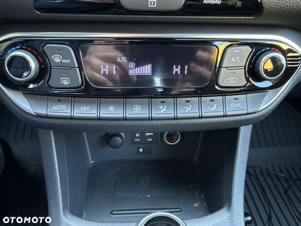 Hyundai i30 1.6 D Style DCT - 24