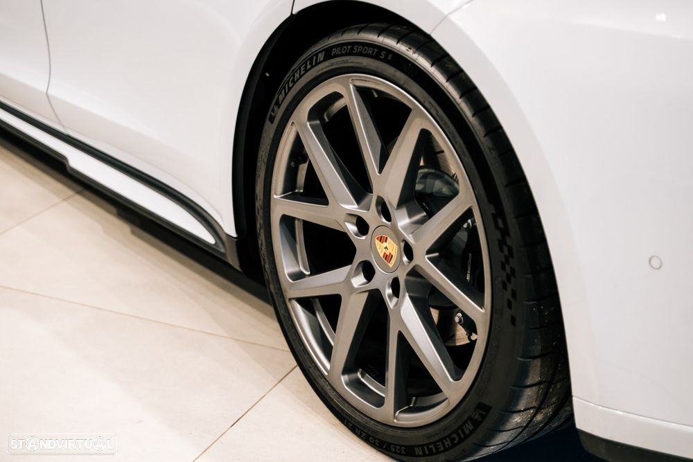 Porsche Panamera 4 E-Hybrid - 9