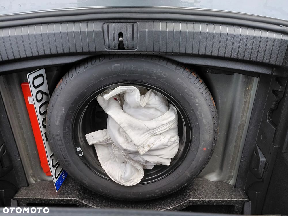 Volkswagen Touran - 39