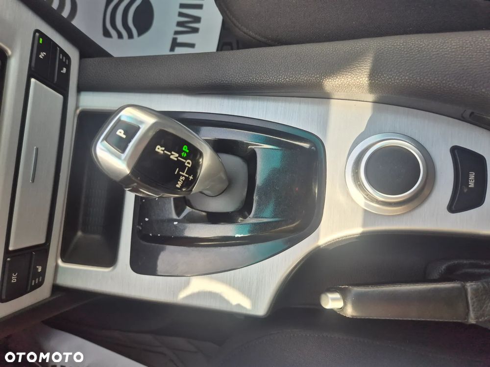 BMW Seria 5 525i - 22