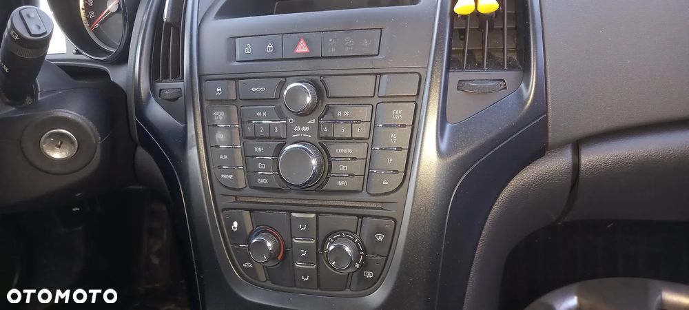 Panel nawiewu klimatyzacji Opel Astra J