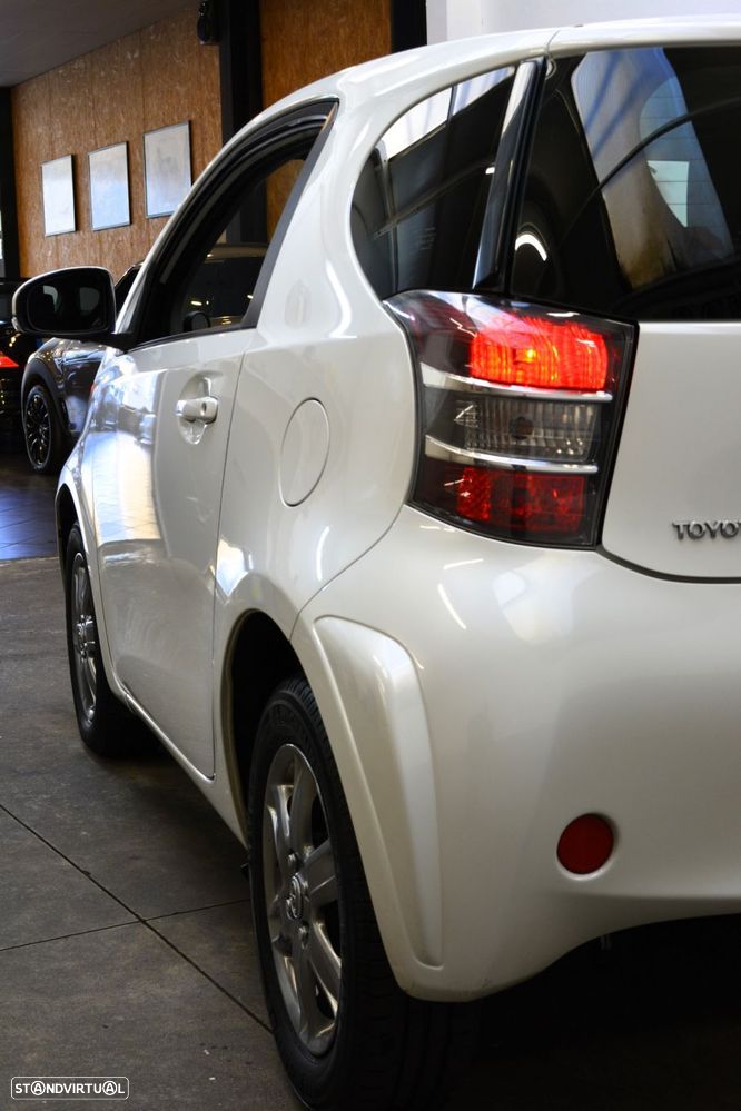 Toyota iQ 1.0 VVT-i Essential+AC - 31