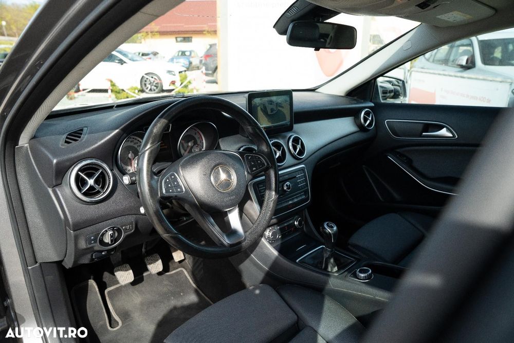 Mercedes-Benz GLA - 6