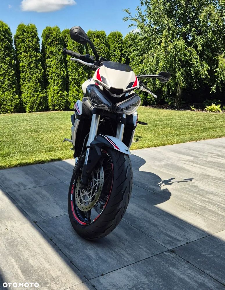 Triumph Street Triple - 5