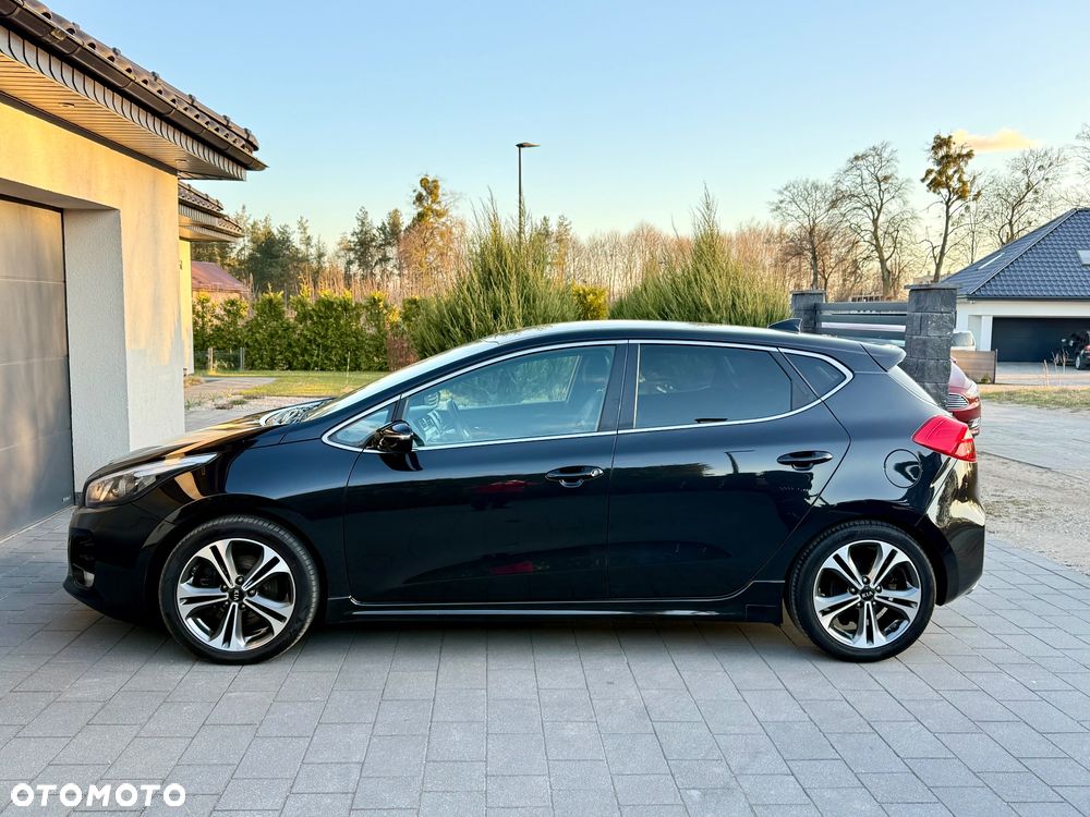 Kia Ceed 1.6 CRDi 136 ISG GT Line - 23