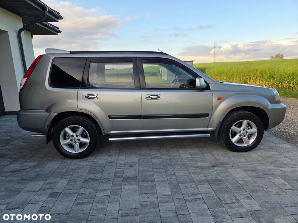 Nissan X-Trail 2.0 4x4 Comfort - 9