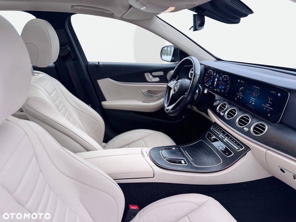 Mercedes-Benz Klasa E 300 de Exclusive - 15