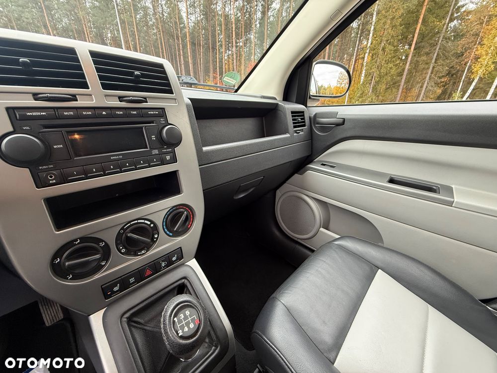Jeep Compass - 32