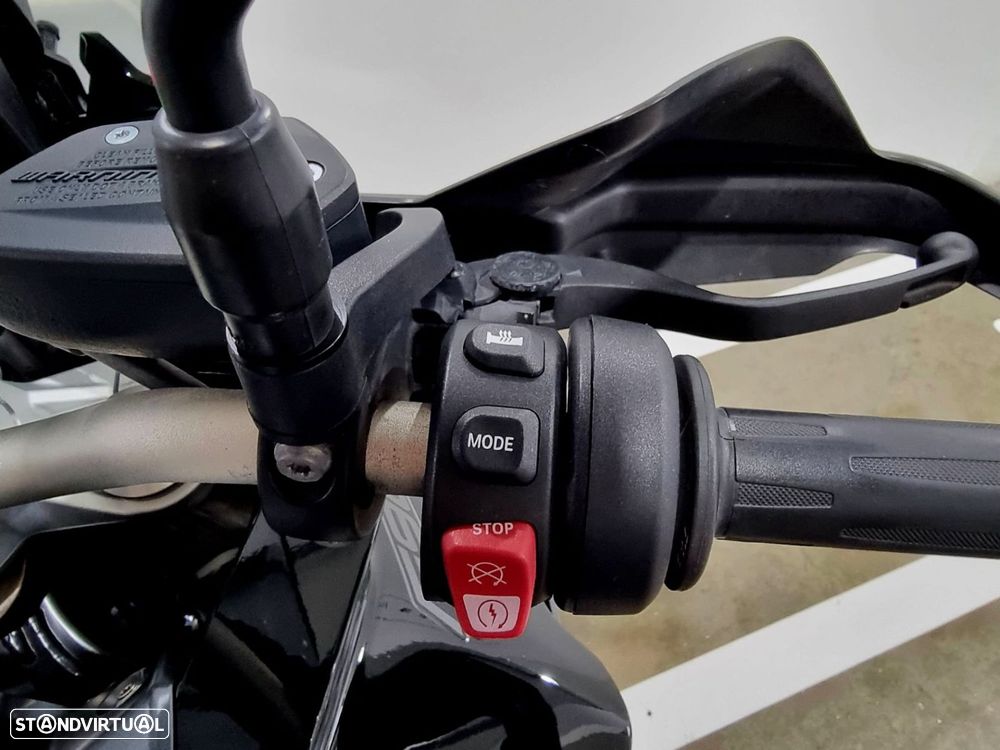 BMW F 900 XR 900 XR Triple Black - 11