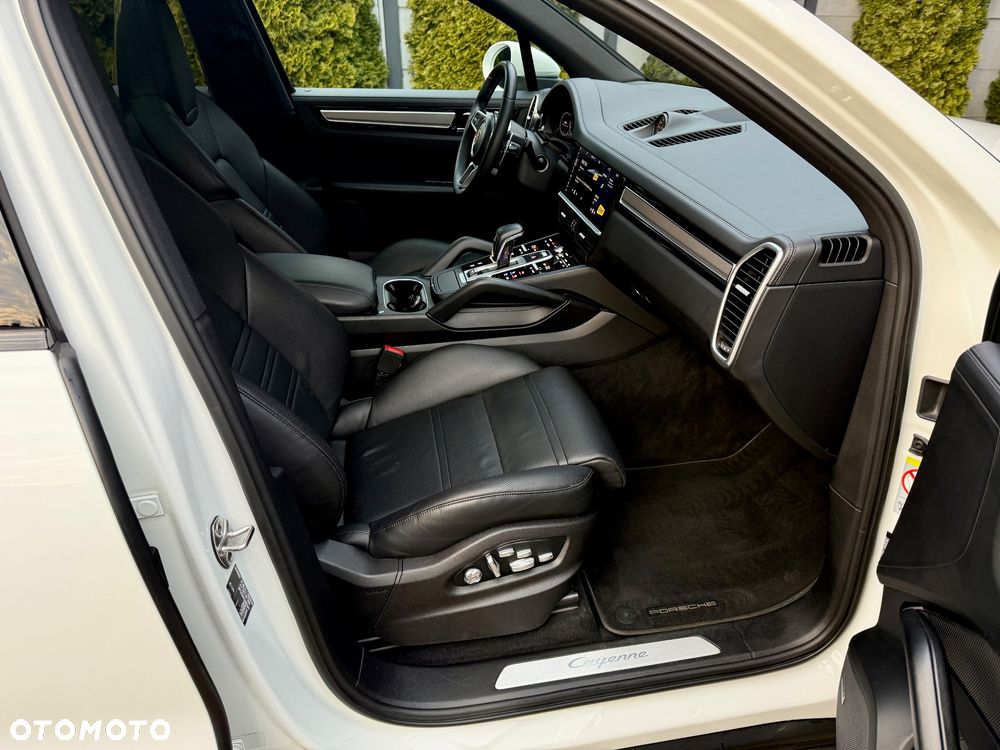 Porsche Cayenne Platinum Edition - 24