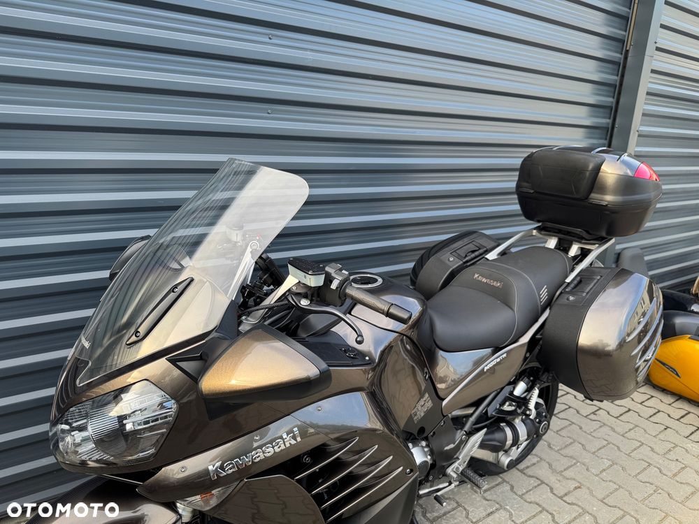 Kawasaki GTR - 8
