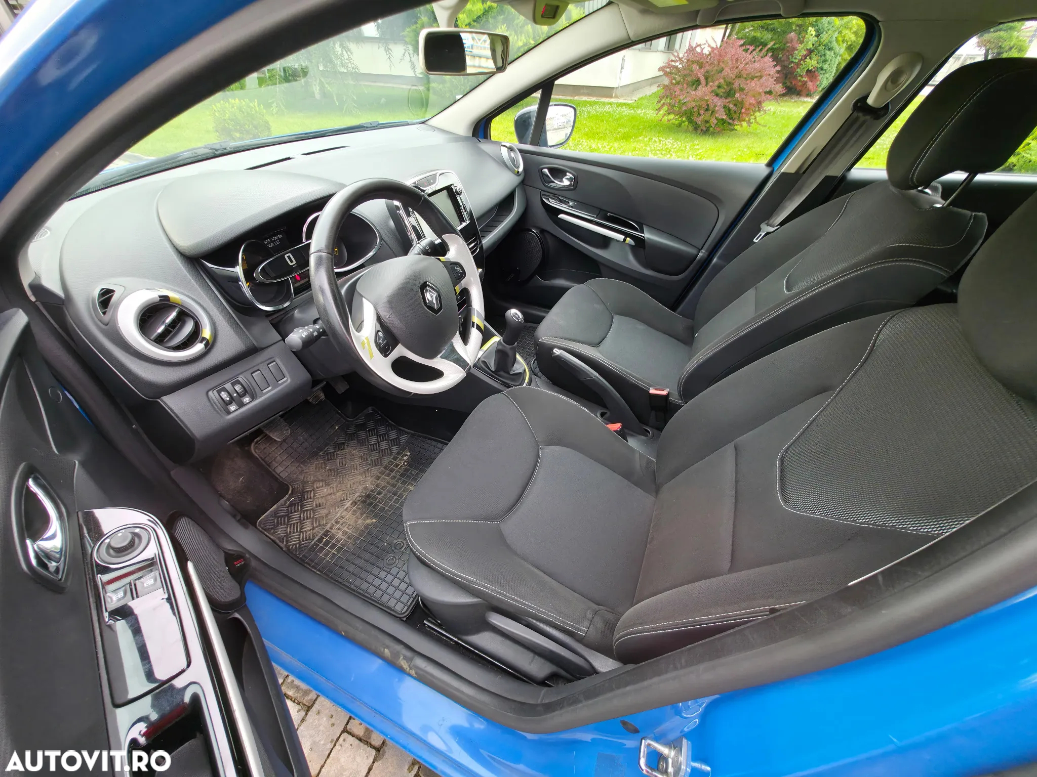 Renault Clio 1.2 16V 75 LIMITED - 9