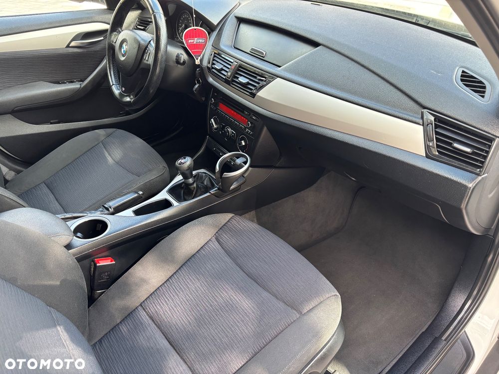 BMW X1 sDrive16d xLine - 33