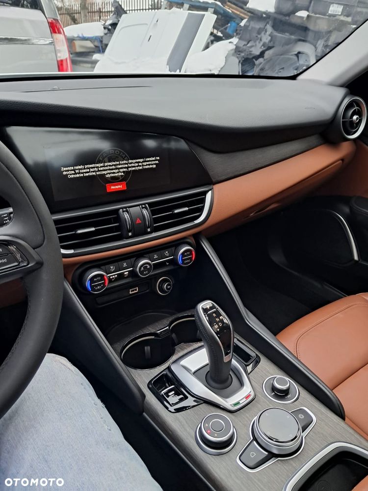 Alfa Romeo Giulia - 6