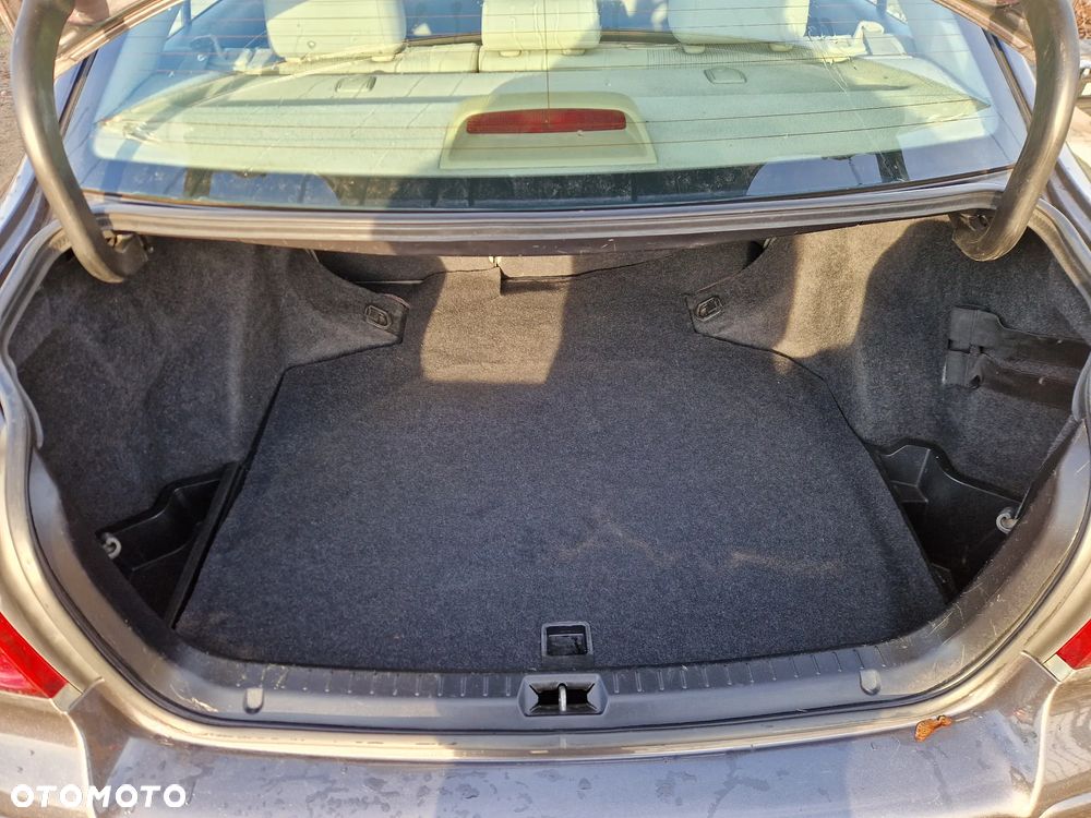 Toyota Avensis 2.0 D-4D Sol - 14