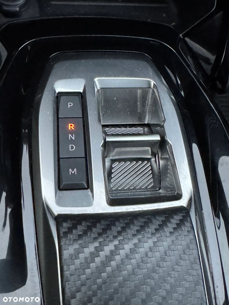 Peugeot 2008 BlueHDi 130 Allure S&S EAT8 - 14