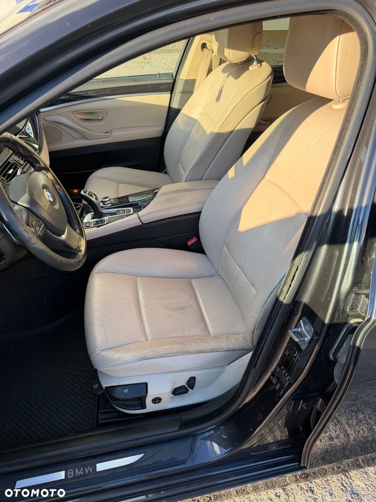 BMW Seria 5 525d - 15