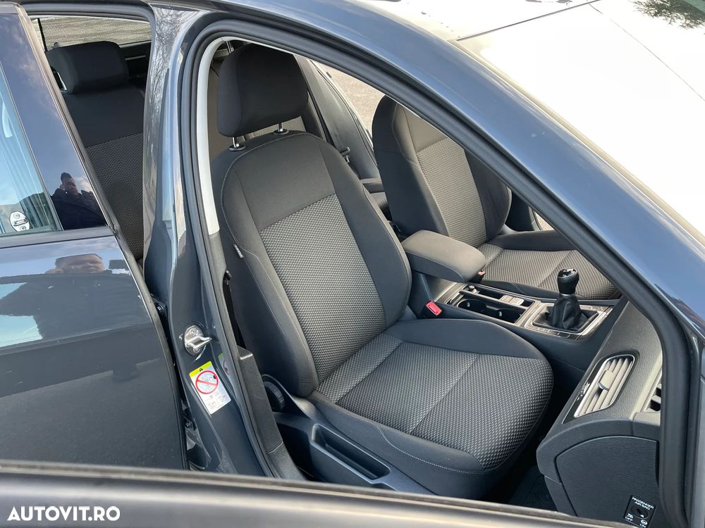 Volkswagen Golf - 15