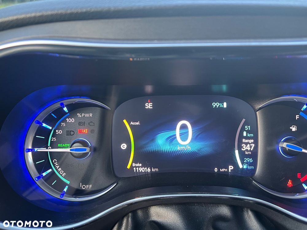 Chrysler Pacifica - 18