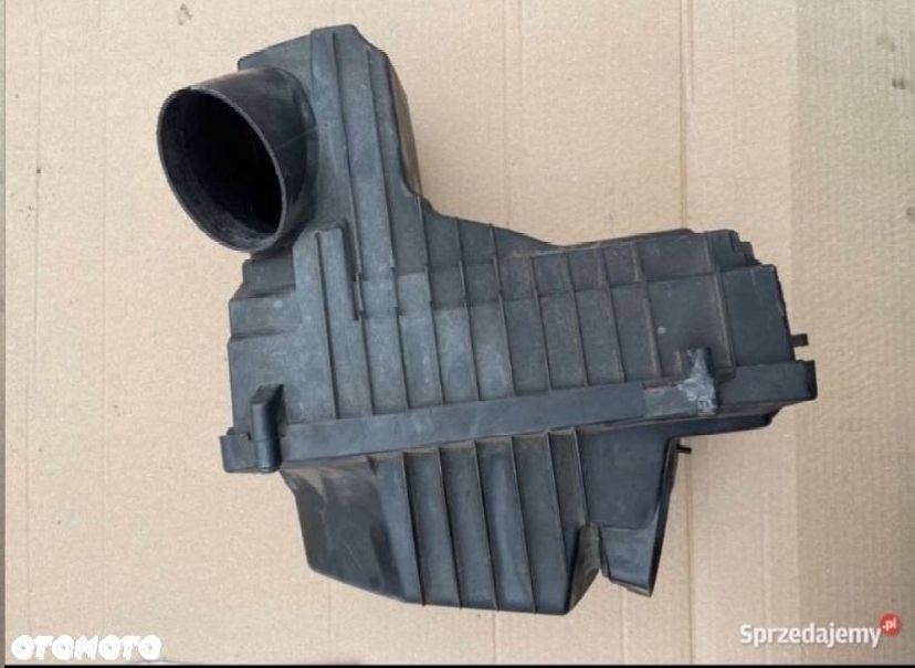 9681746980 obudowa filtra powietrza  peugeot 407 - 2