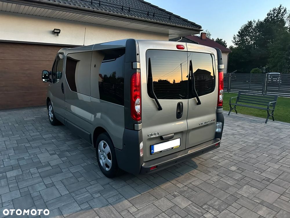 Opel Vivaro 2013 photo 4