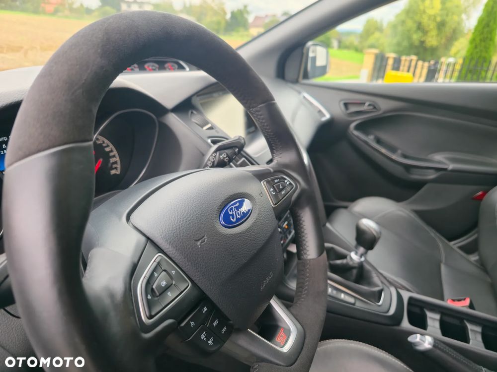 Ford Focus 2.0 EcoBoost ST mit Leder-Exclusiv-Paket - 10