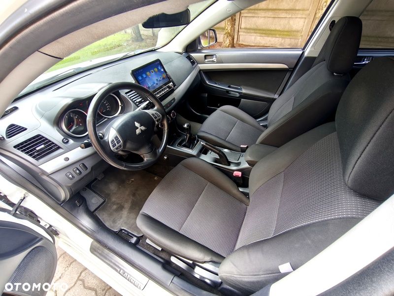 Mitsubishi Lancer 1.8 Invite - 5