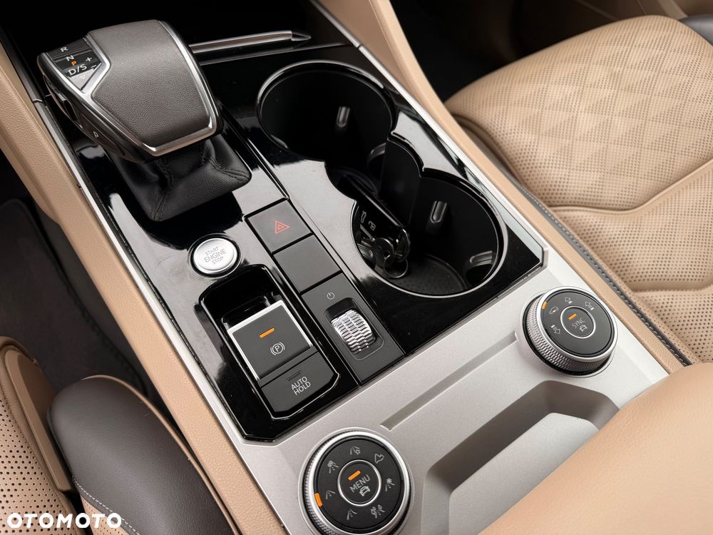 Volkswagen Touareg - 16