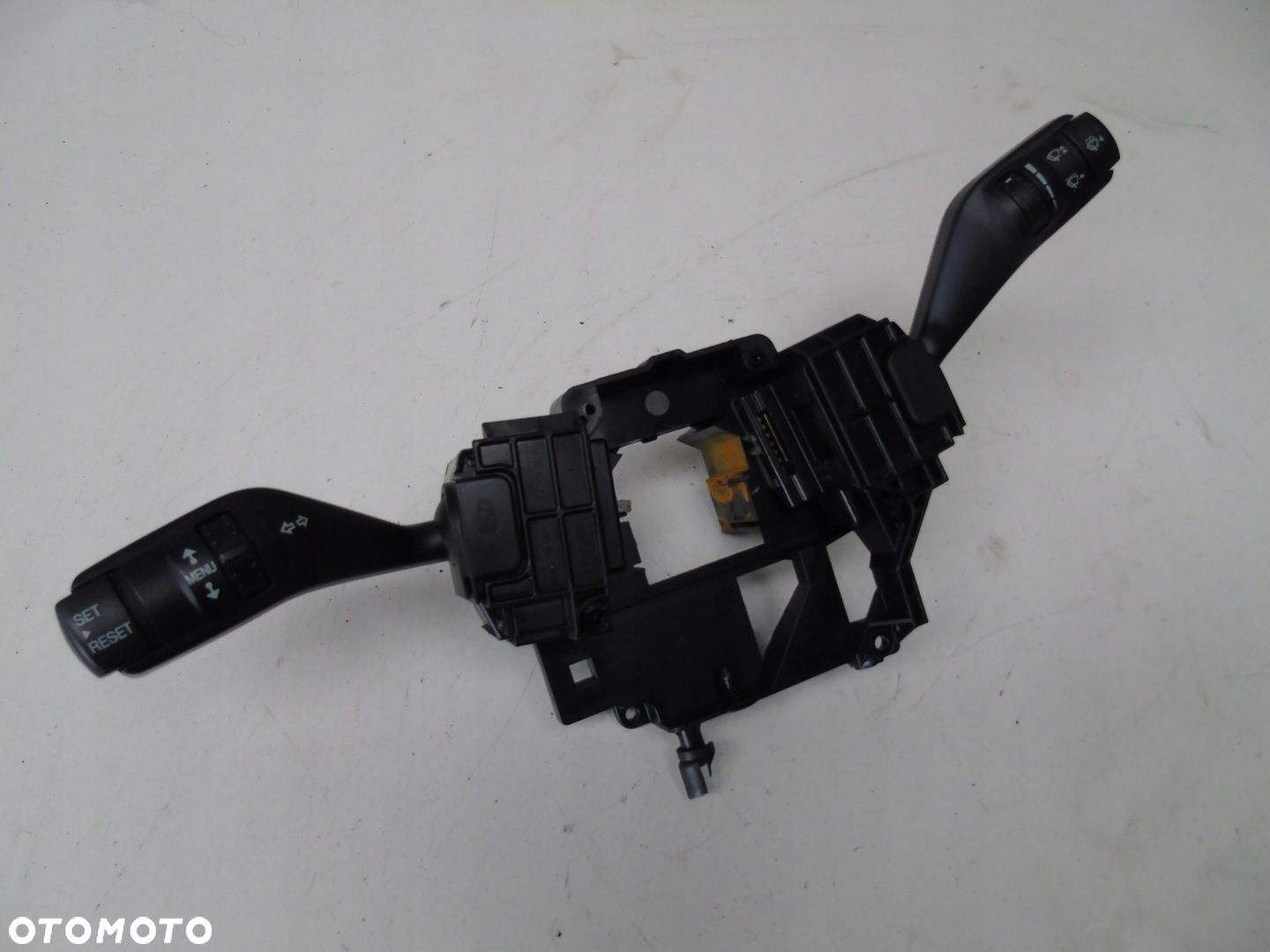 MANETKI FORD C-MAX 4MST-13N046-FH - 1