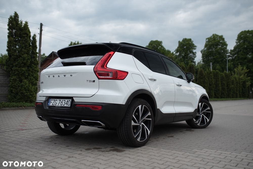 Volvo XC 40 T5 AWD R-Design - 4