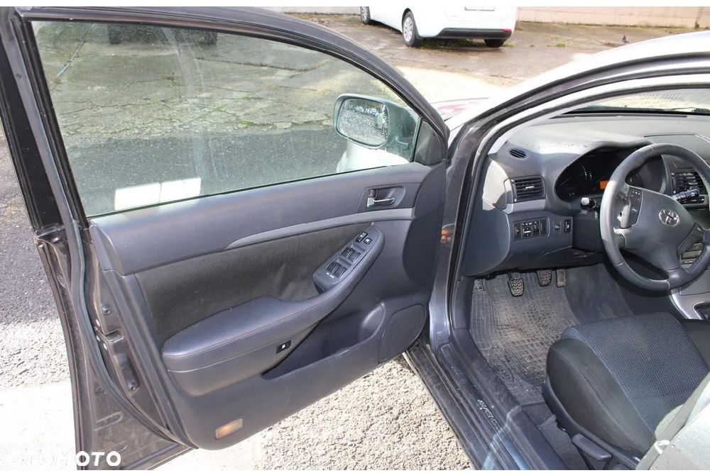 Toyota Avensis 2.0 D-4D Sol - 7