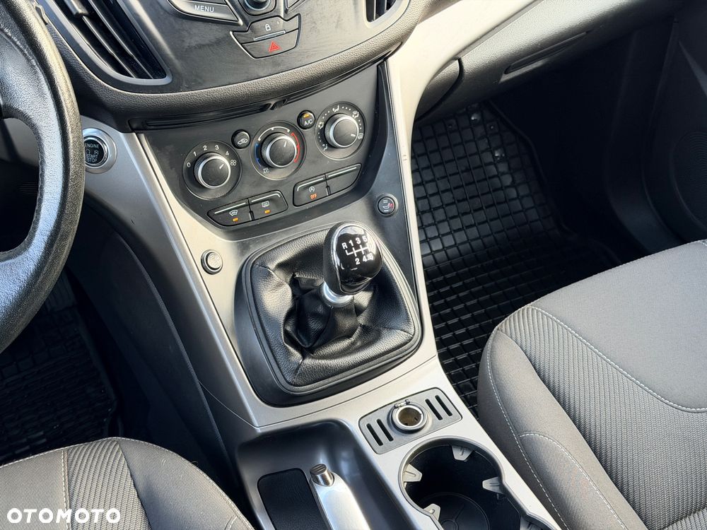 Ford Kuga 1.5 EcoBoost 2x4 Trend - 10